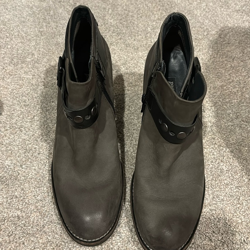 EUC Paul Green heeled moto-style bootie, gray and black. Size 6.5 UK/ 9 US - Picture 2 of 8